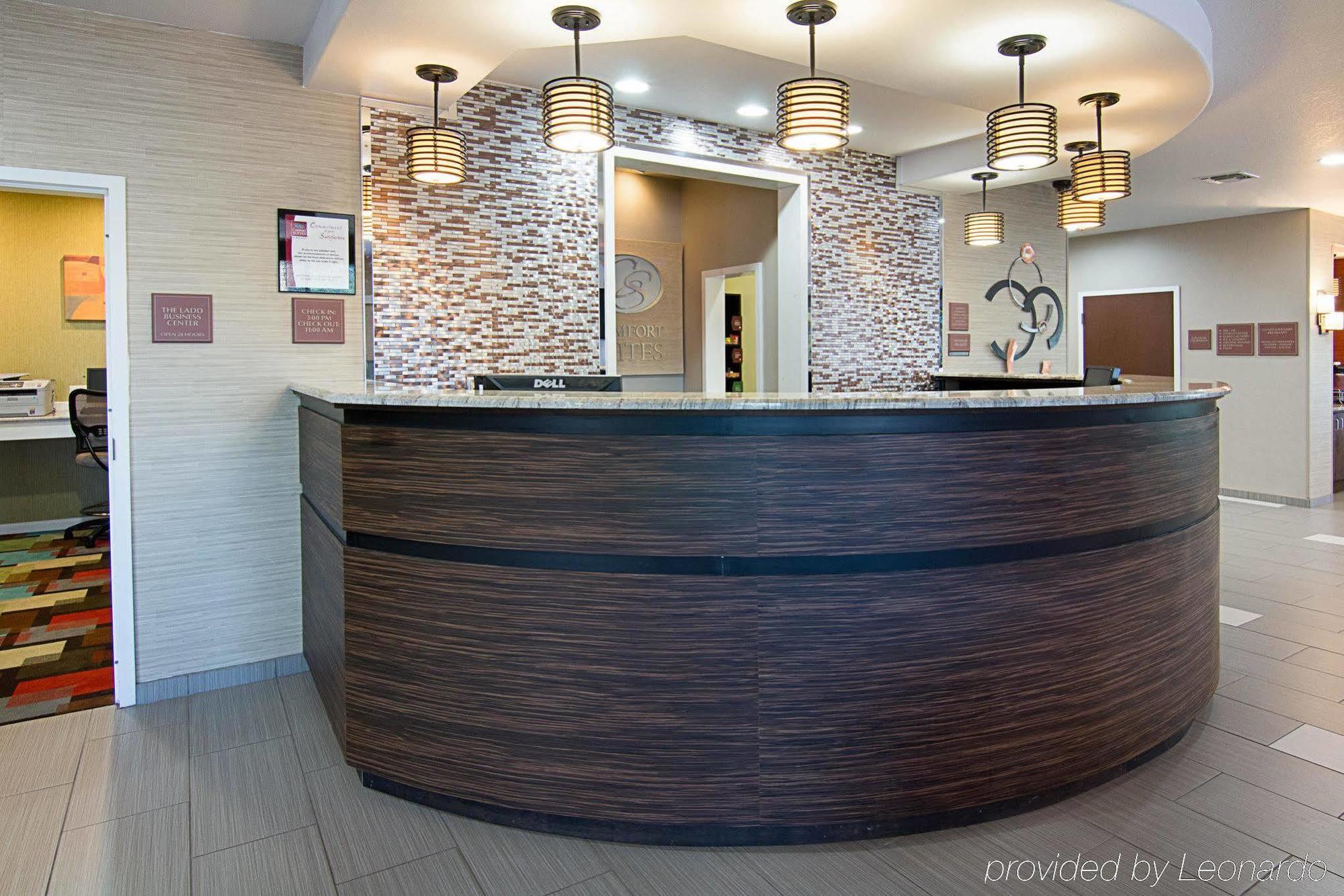 Comfort Suites Накотиш Екстериор снимка