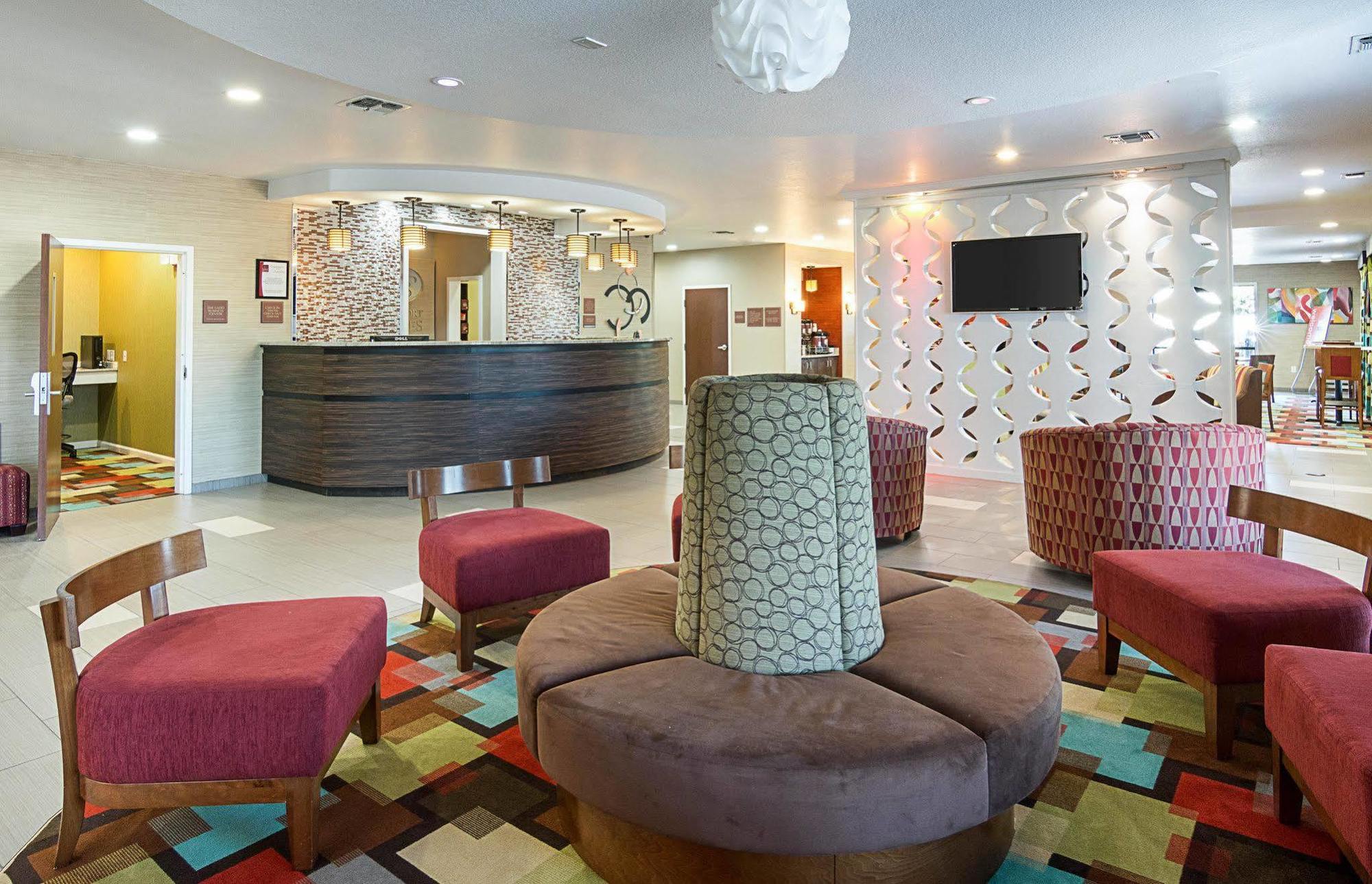 Comfort Suites Накотиш Екстериор снимка