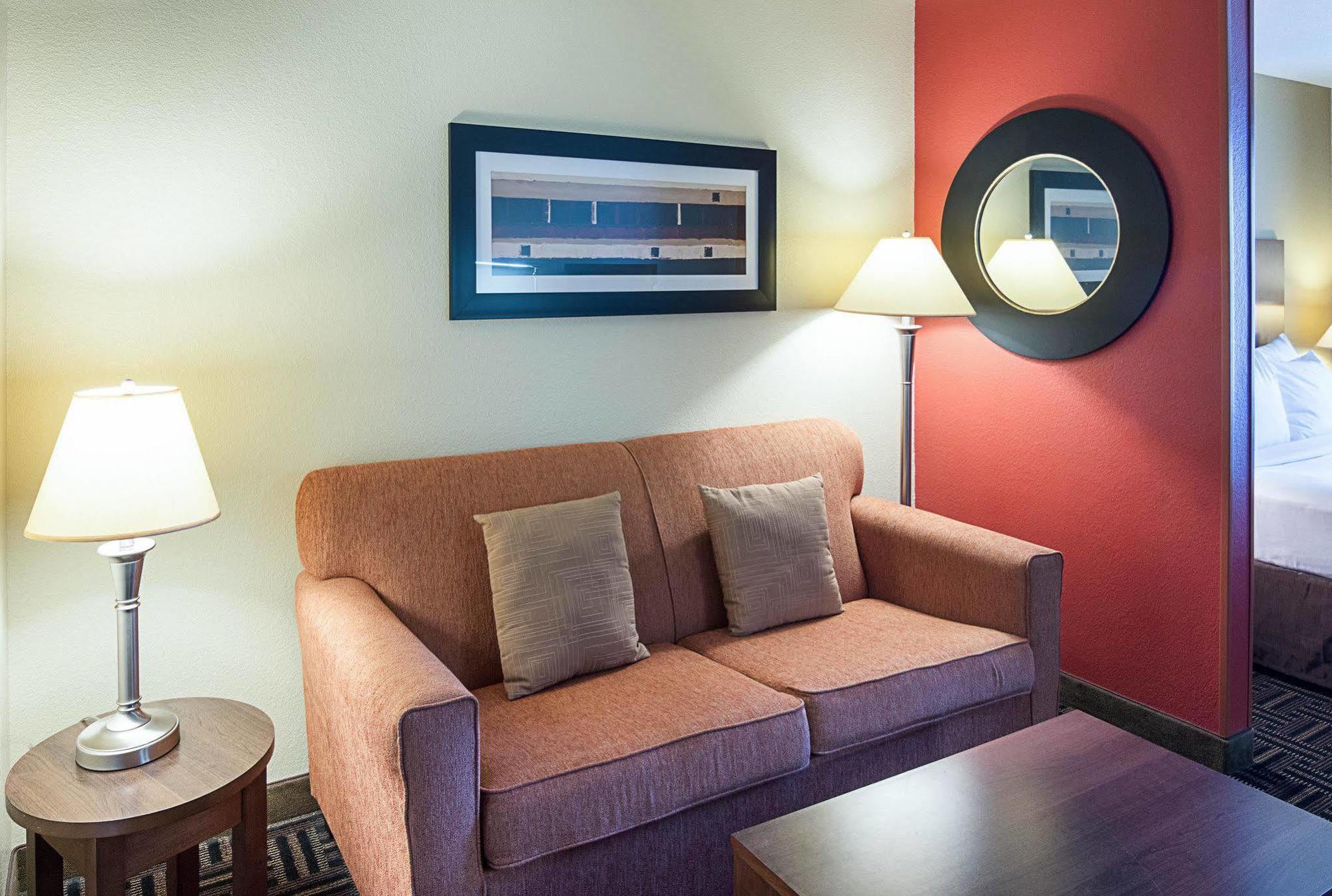Comfort Suites Накотиш Екстериор снимка